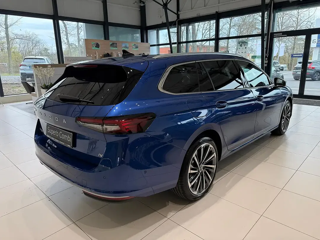 Skoda Superb - Thumbnail 4
