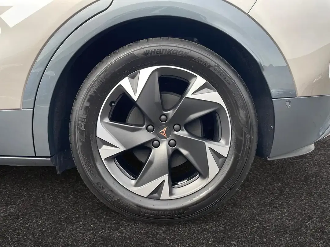 CUPRA Tavascan - Thumbnail 4