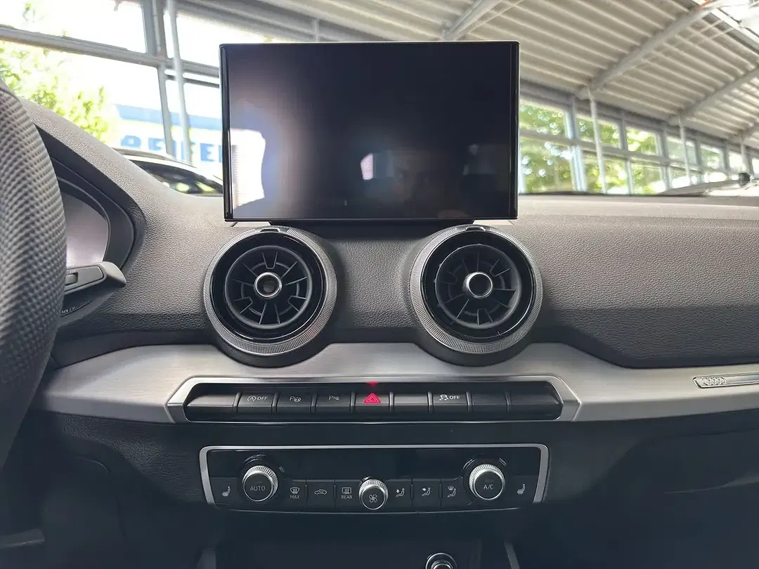 Audi Q2 - Thumbnail 6