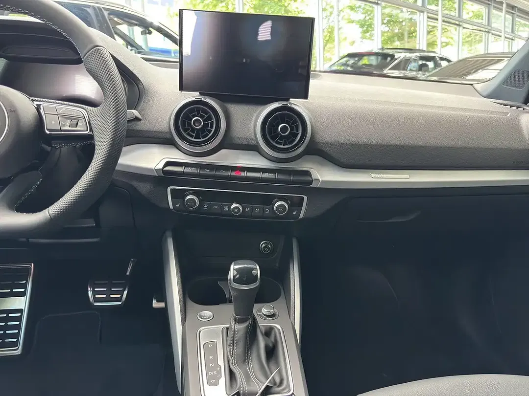 Audi Q2 - Thumbnail 7