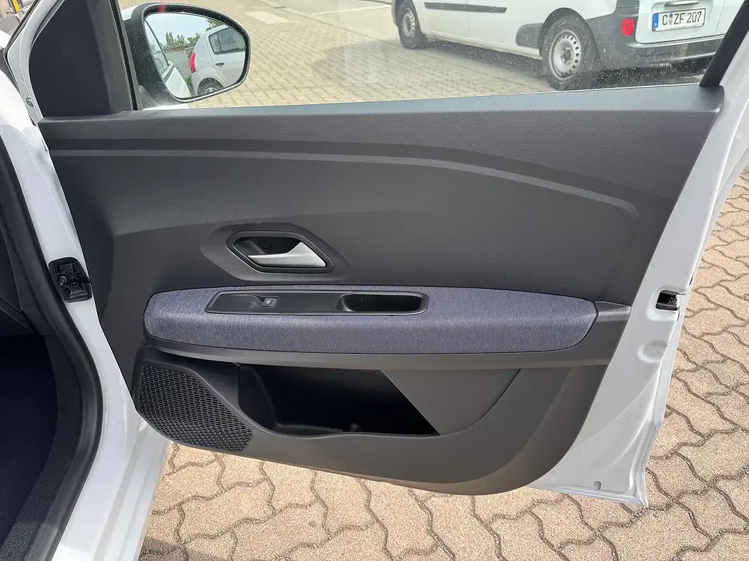 Dacia Sandero - Thumbnail 10