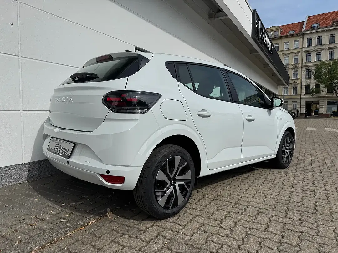 Dacia Sandero - Thumbnail 4
