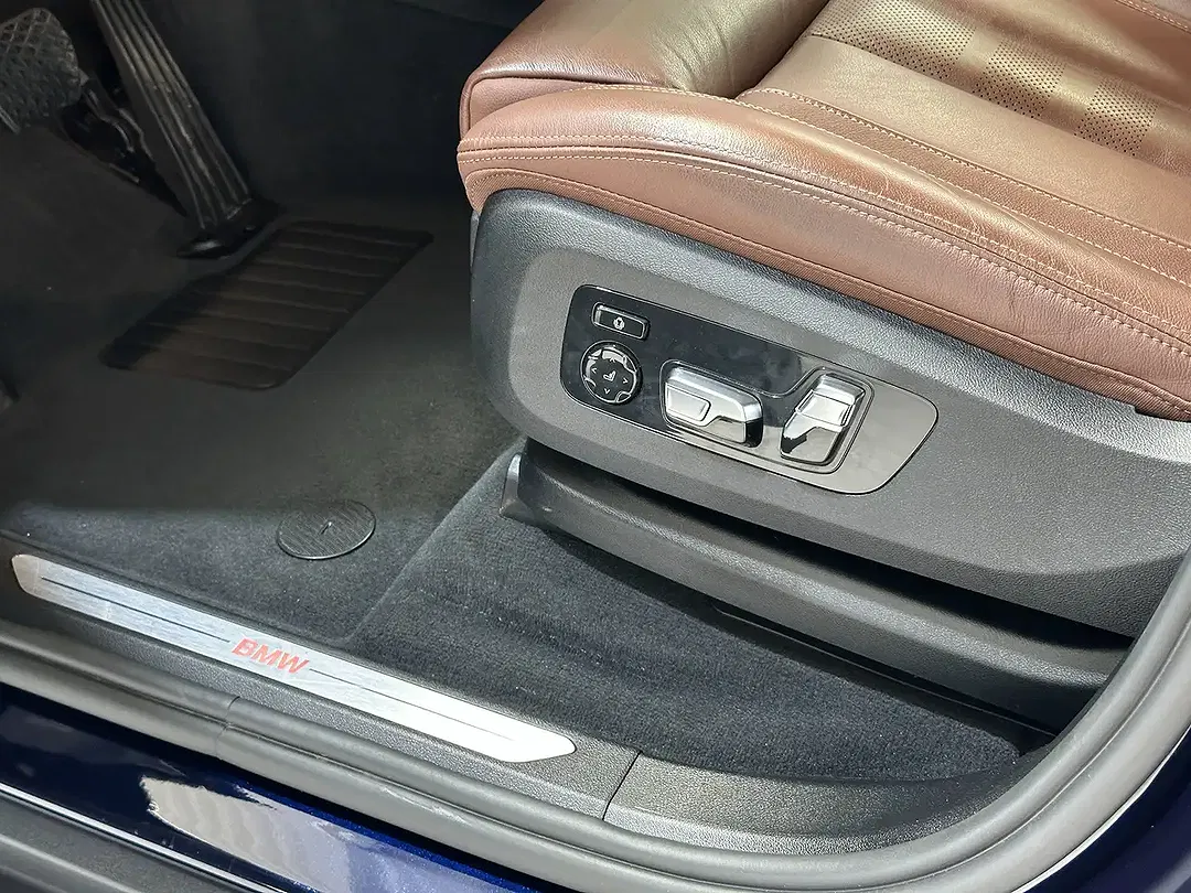 BMW X5 - Thumbnail 10