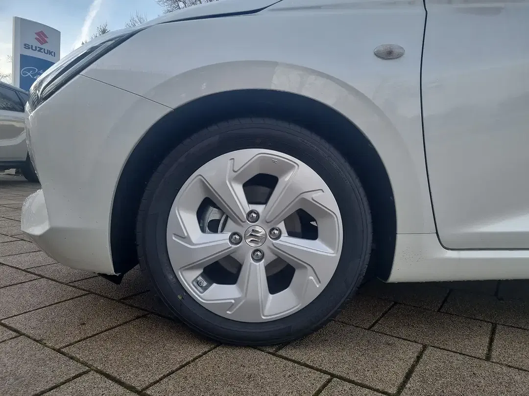 Suzuki Swift - Thumbnail 10