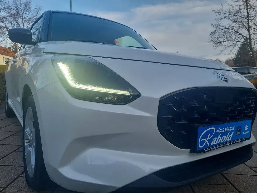 Suzuki Swift - Thumbnail 8