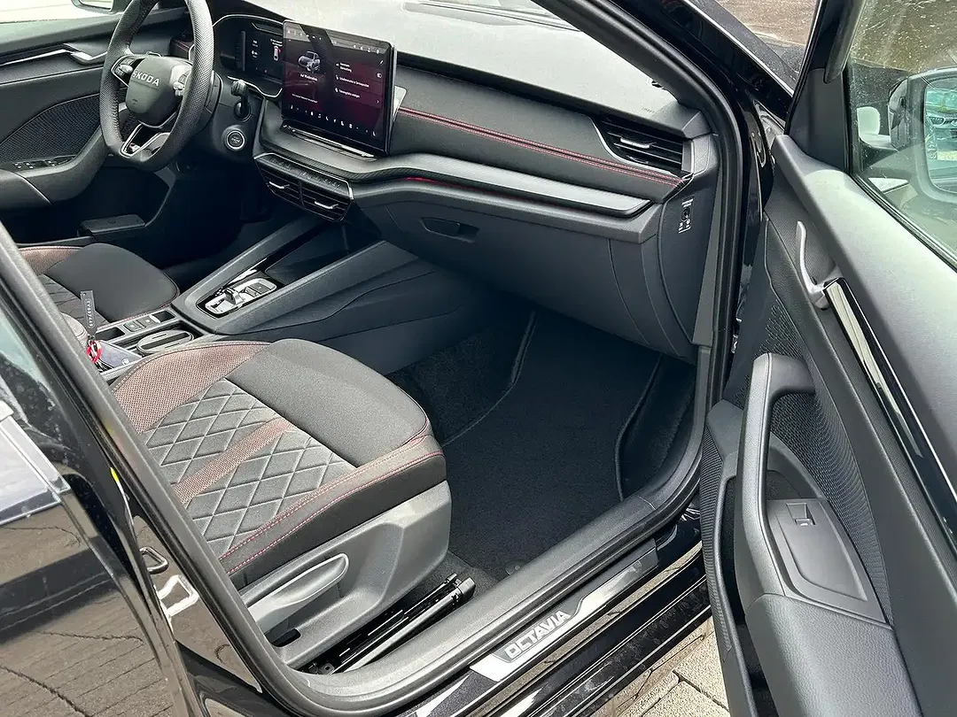 Skoda Octavia - Thumbnail 11