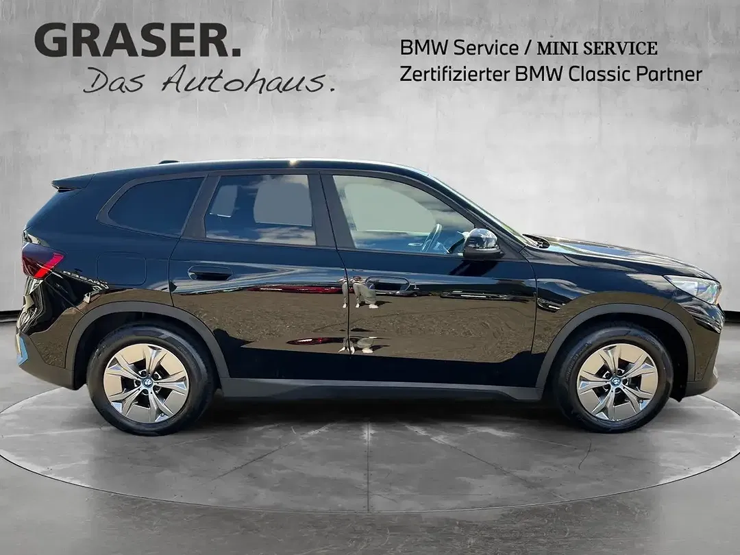 BMW iX1 - Thumbnail 7