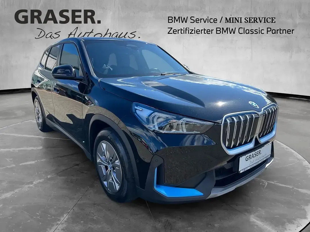 BMW iX1 - Thumbnail 8