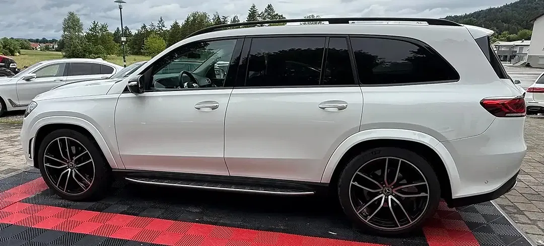 Mercedes-Benz GLS 580 - Thumbnail 10