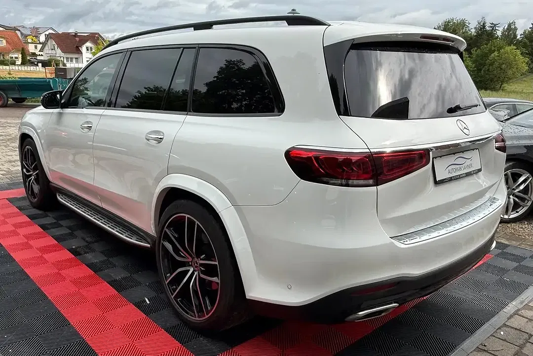 Mercedes-Benz GLS 580 - Thumbnail 11