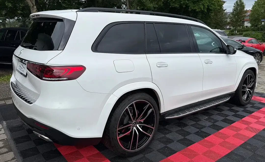 Mercedes-Benz GLS 580 - Thumbnail 13