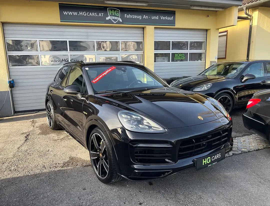 Porsche Cayenne - Thumbnail 3