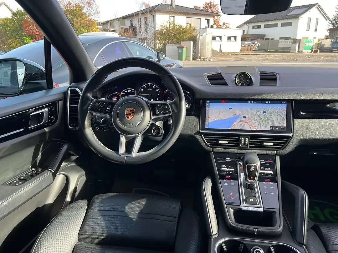 Porsche Cayenne - Thumbnail 4
