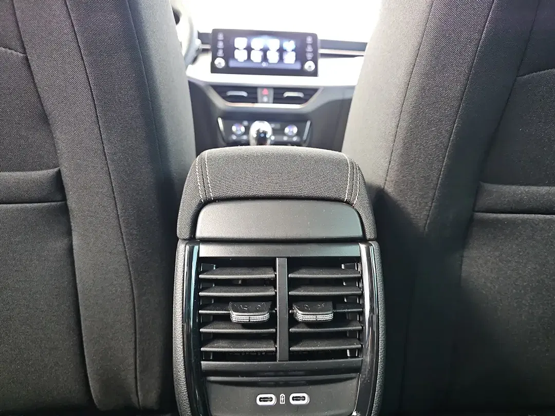 Skoda Kamiq - Thumbnail 11