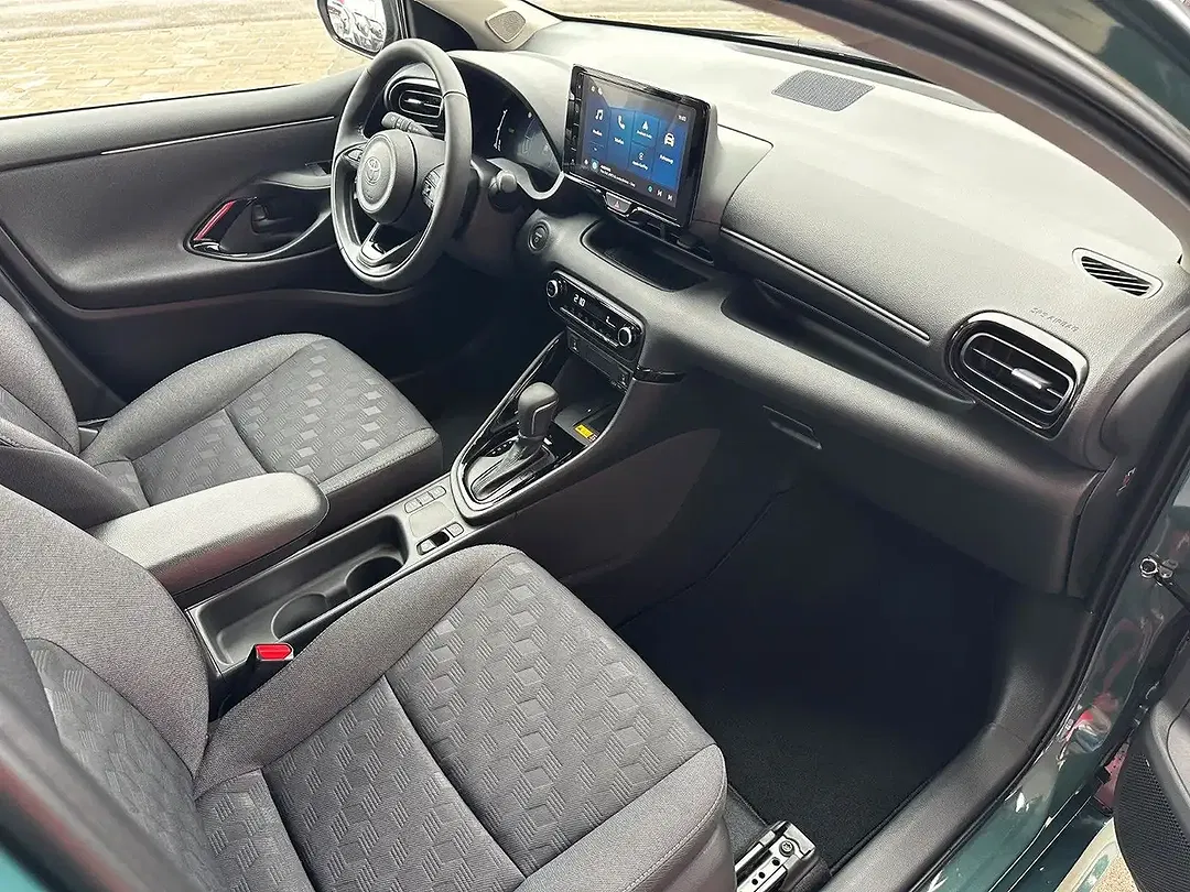 Toyota Yaris - Thumbnail 13