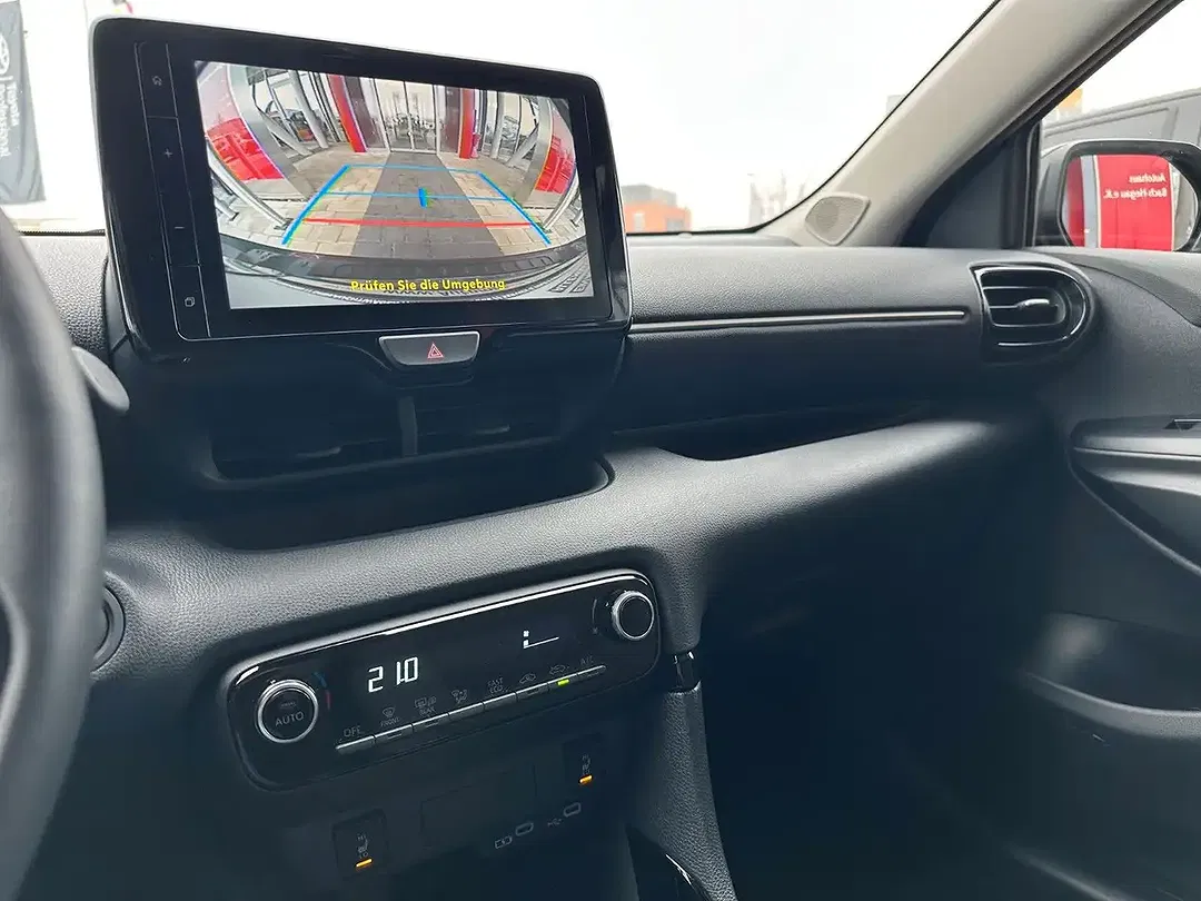 Toyota Yaris - Thumbnail 14