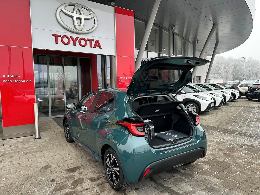 Toyota Yaris - Thumbnail 9