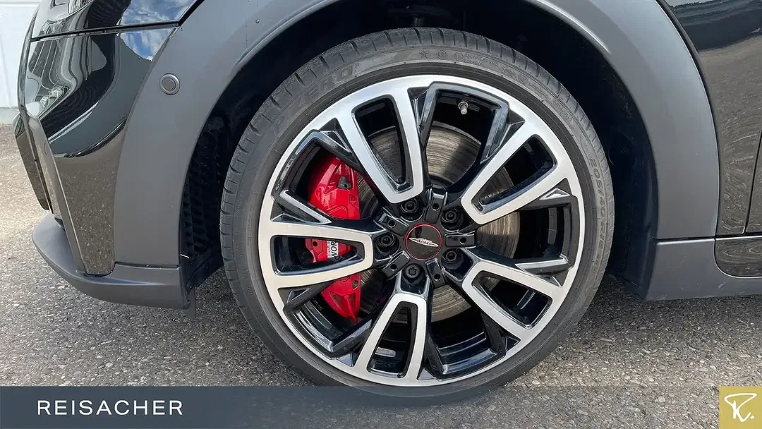 MINI John Cooper Works Cabrio - Thumbnail 3