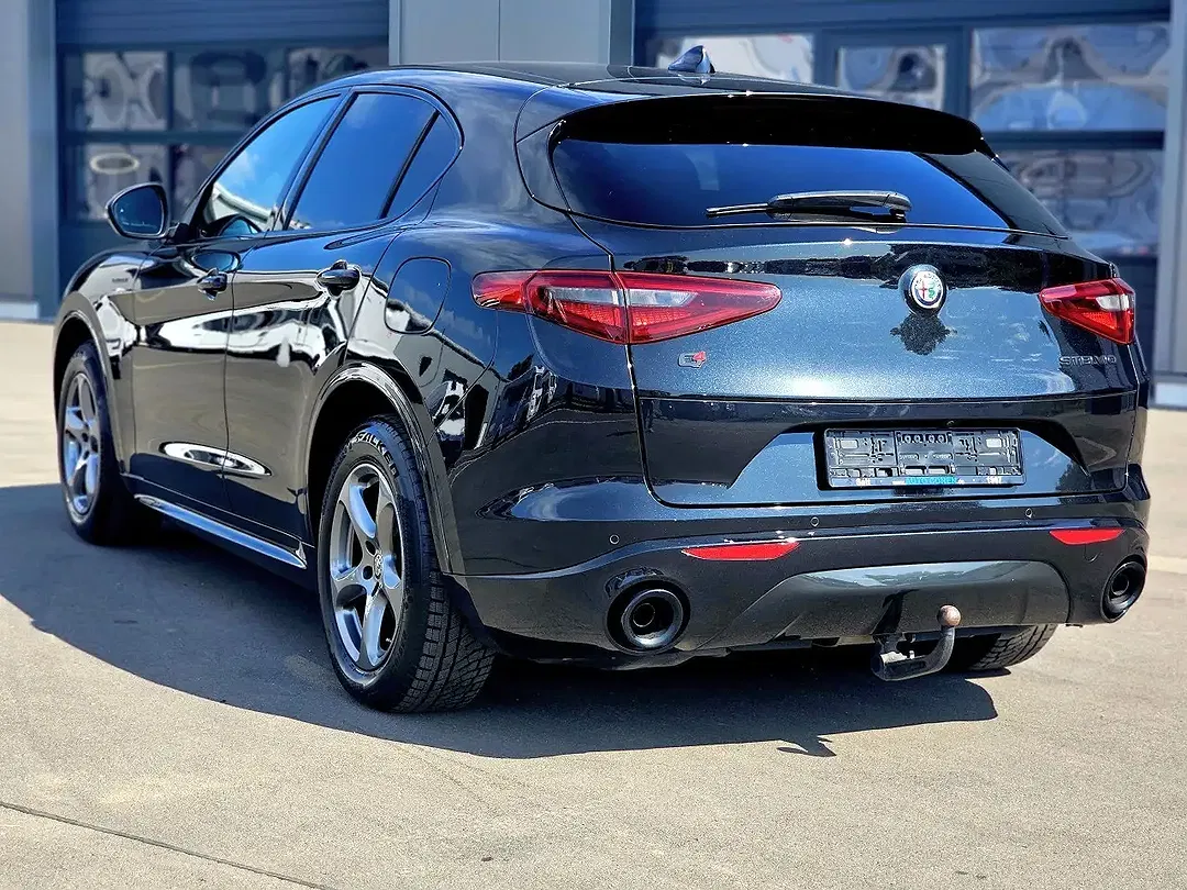 Alfa Romeo Stelvio - Thumbnail 2