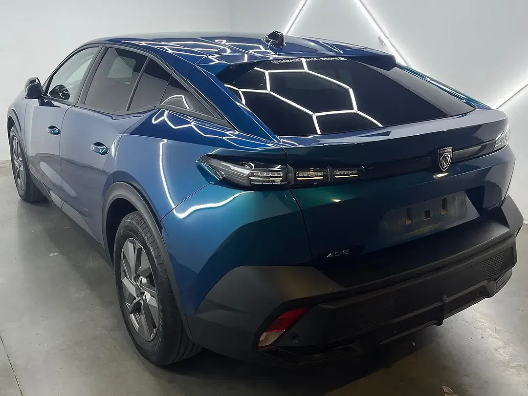 Peugeot 408 - Thumbnail 4