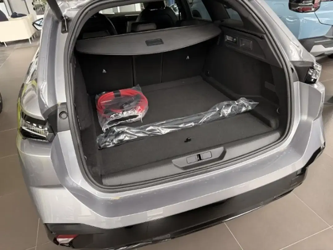 Peugeot 308 - Thumbnail 5