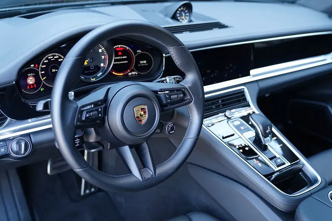 Porsche Panamera - Thumbnail 10