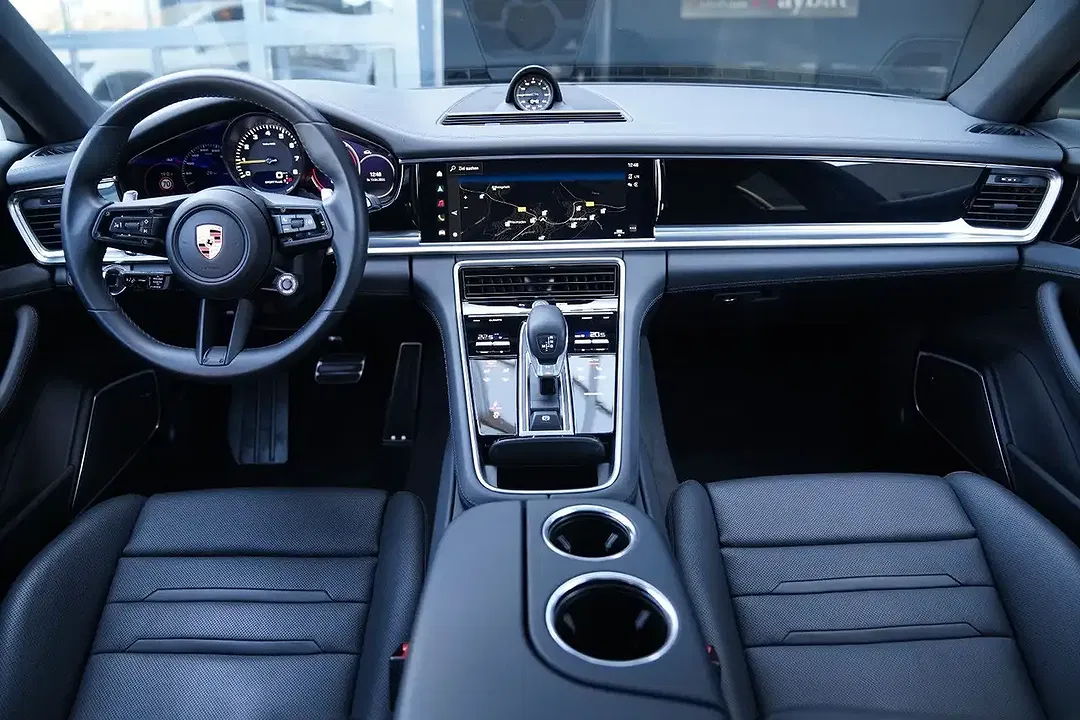 Porsche Panamera - Thumbnail 11