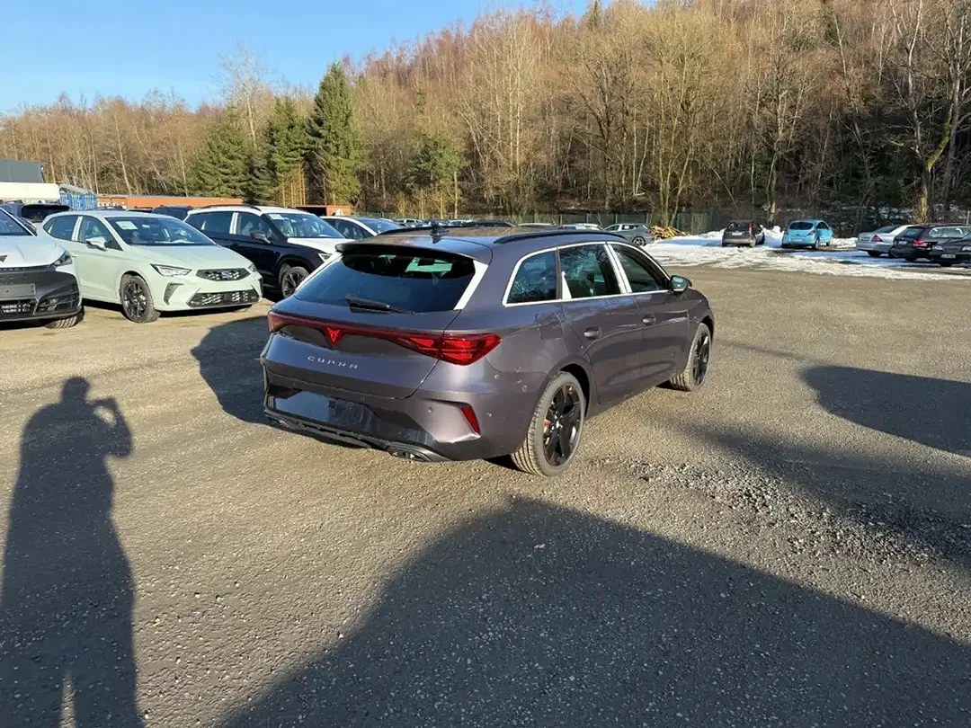 CUPRA Leon - Thumbnail 4