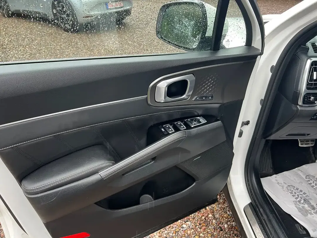 Kia Sorento - Thumbnail 9