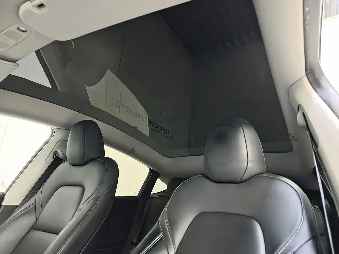 Tesla Model Y - Thumbnail 11