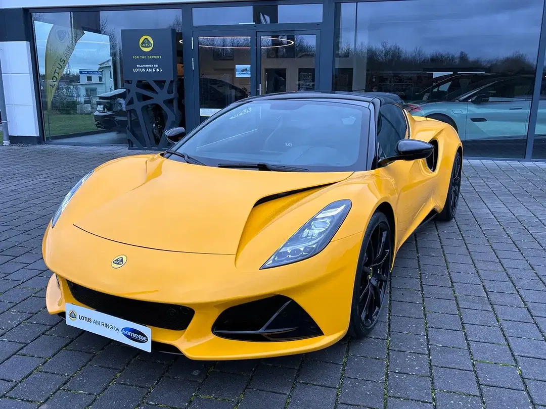 Lotus Emira - Thumbnail 21