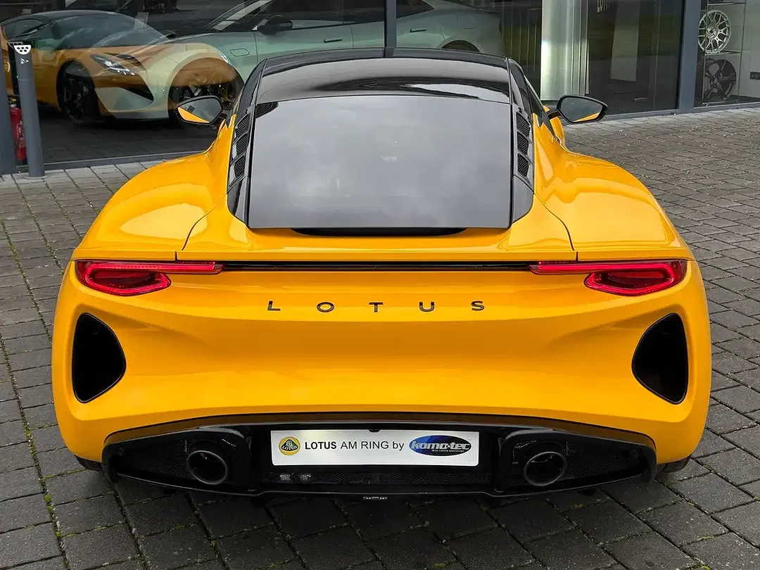 Lotus Emira - Thumbnail 5