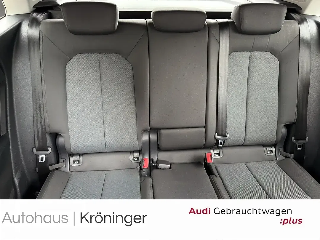 Audi Q3 - Thumbnail 10