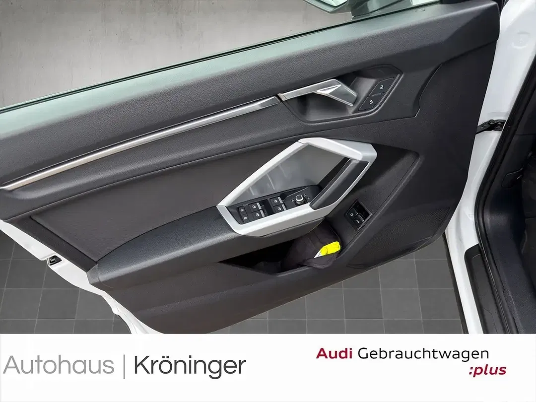 Audi Q3 - Thumbnail 8
