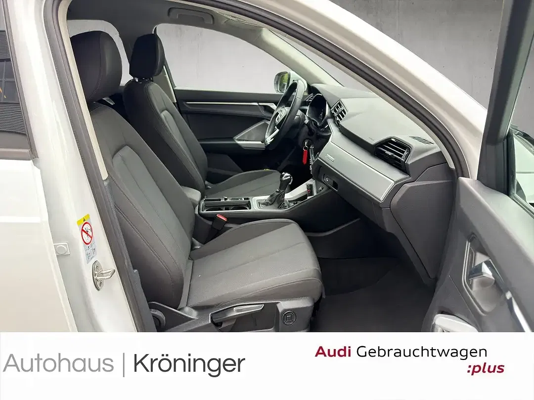 Audi Q3 - Thumbnail 9