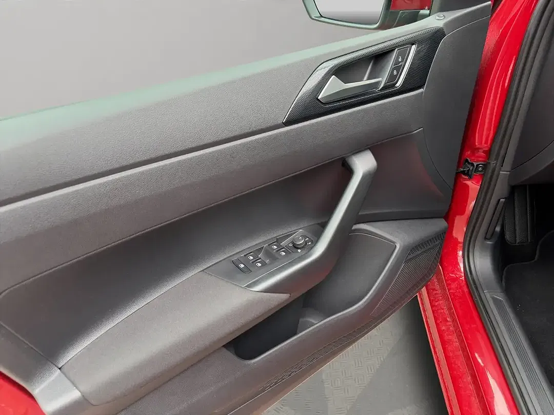Volkswagen Polo - Thumbnail 10