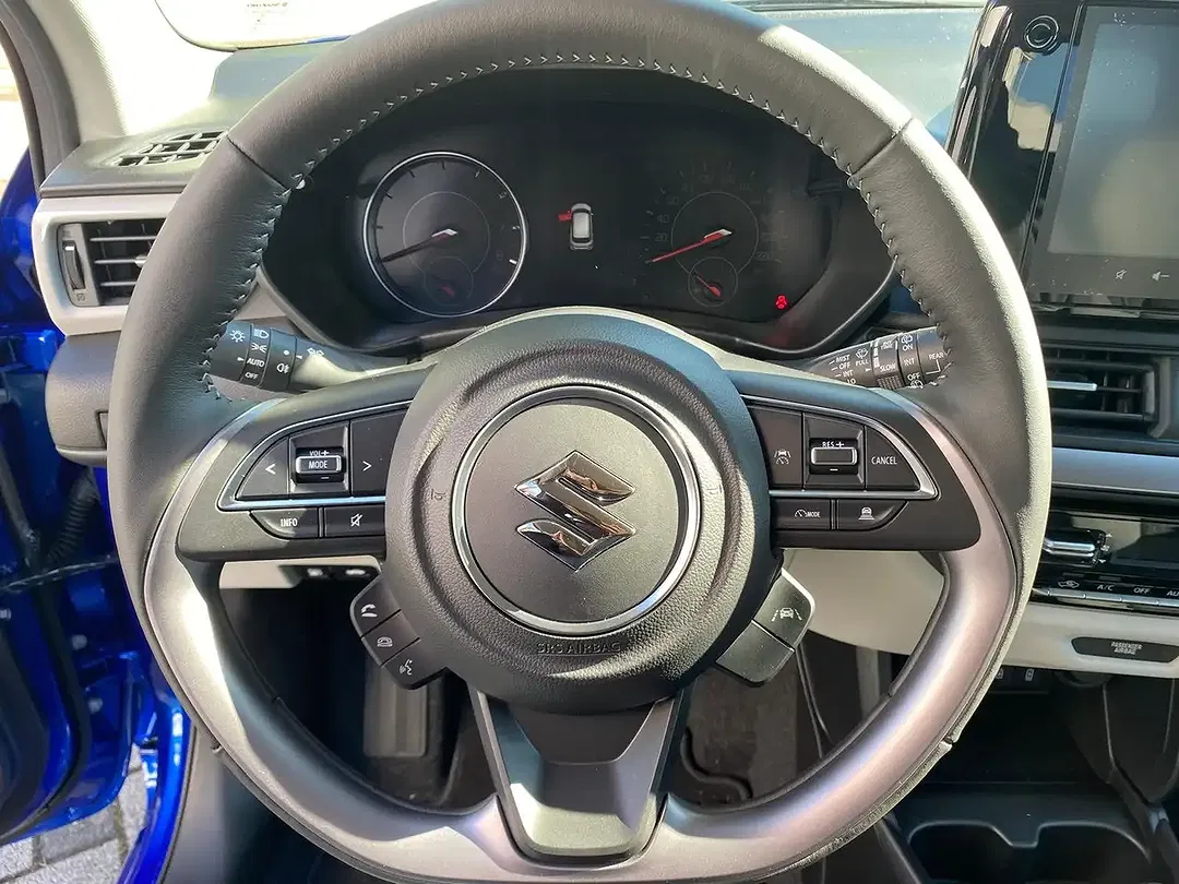 Suzuki Swift - Thumbnail 14