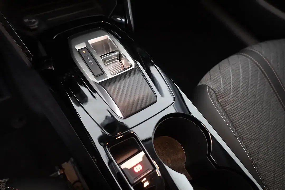 Peugeot 208 - Thumbnail 12