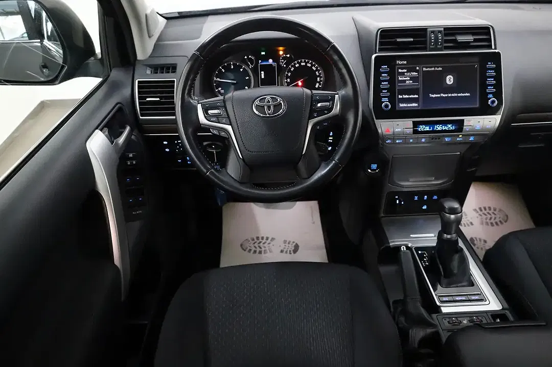 Toyota Land Cruiser - Thumbnail 6