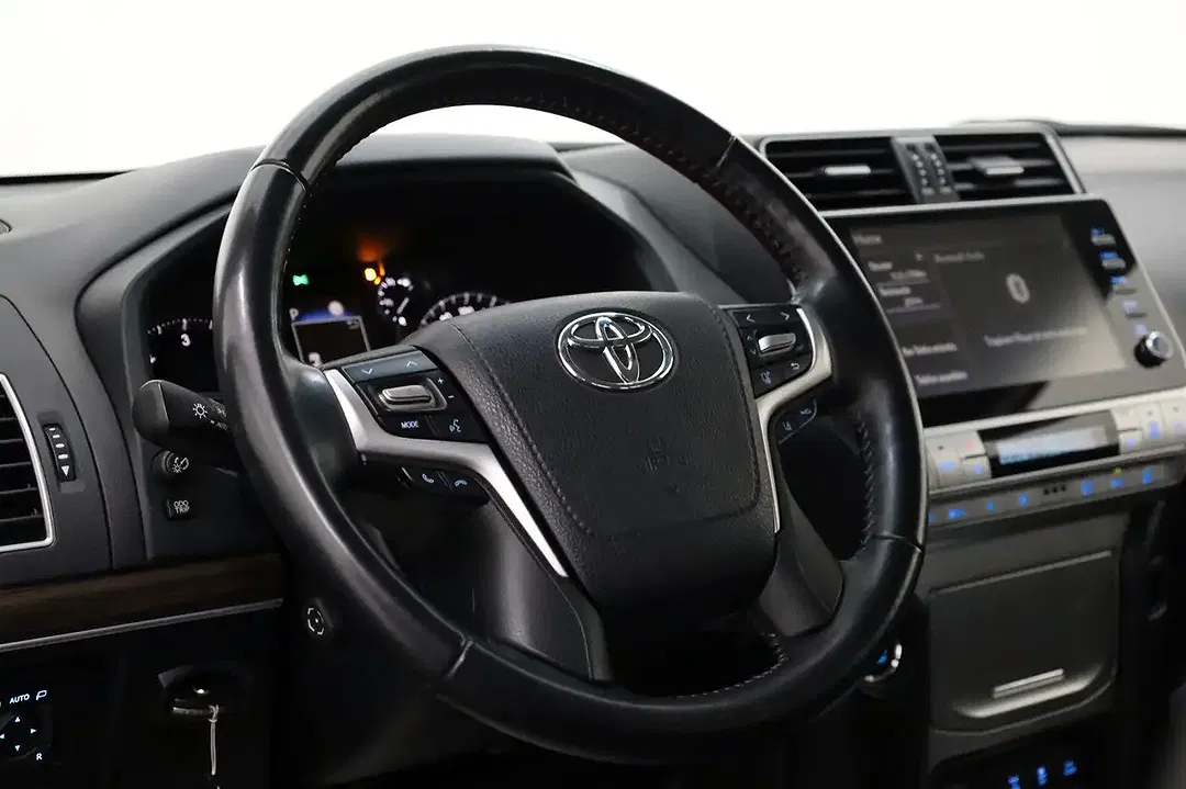 Toyota Land Cruiser - Thumbnail 8