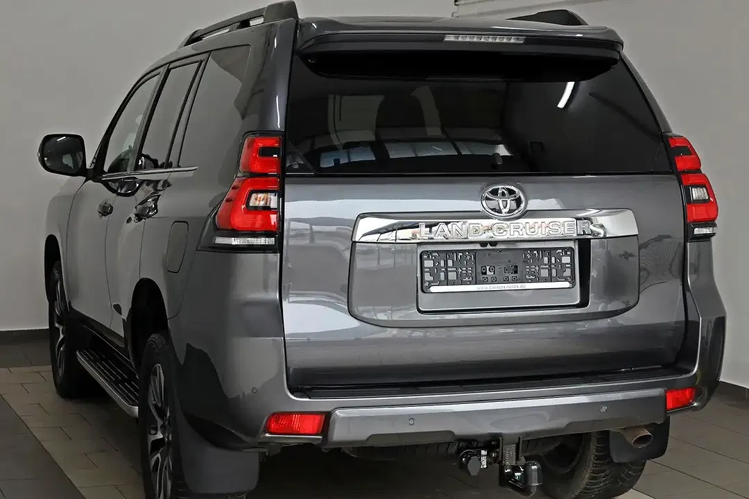 Toyota Land Cruiser - Thumbnail 5