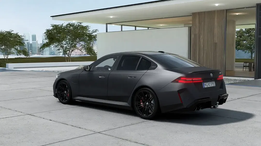 BMW M5 - Thumbnail 2