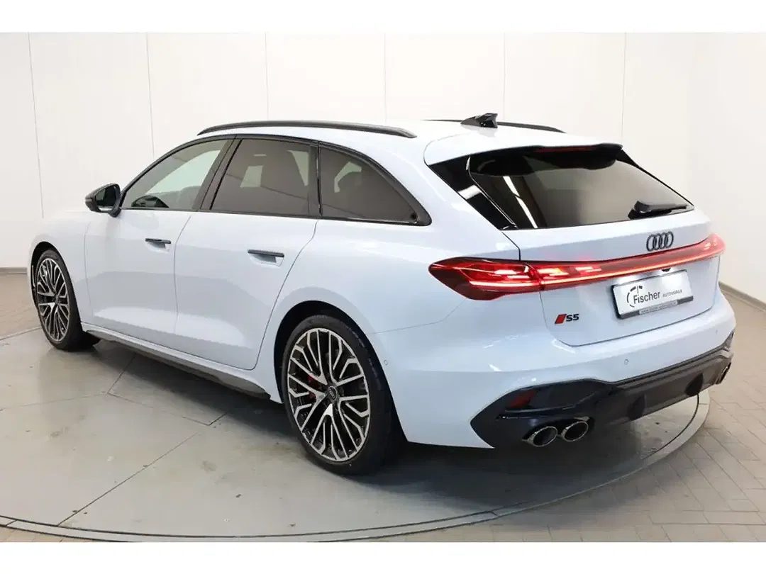 Audi S5 - Thumbnail 3