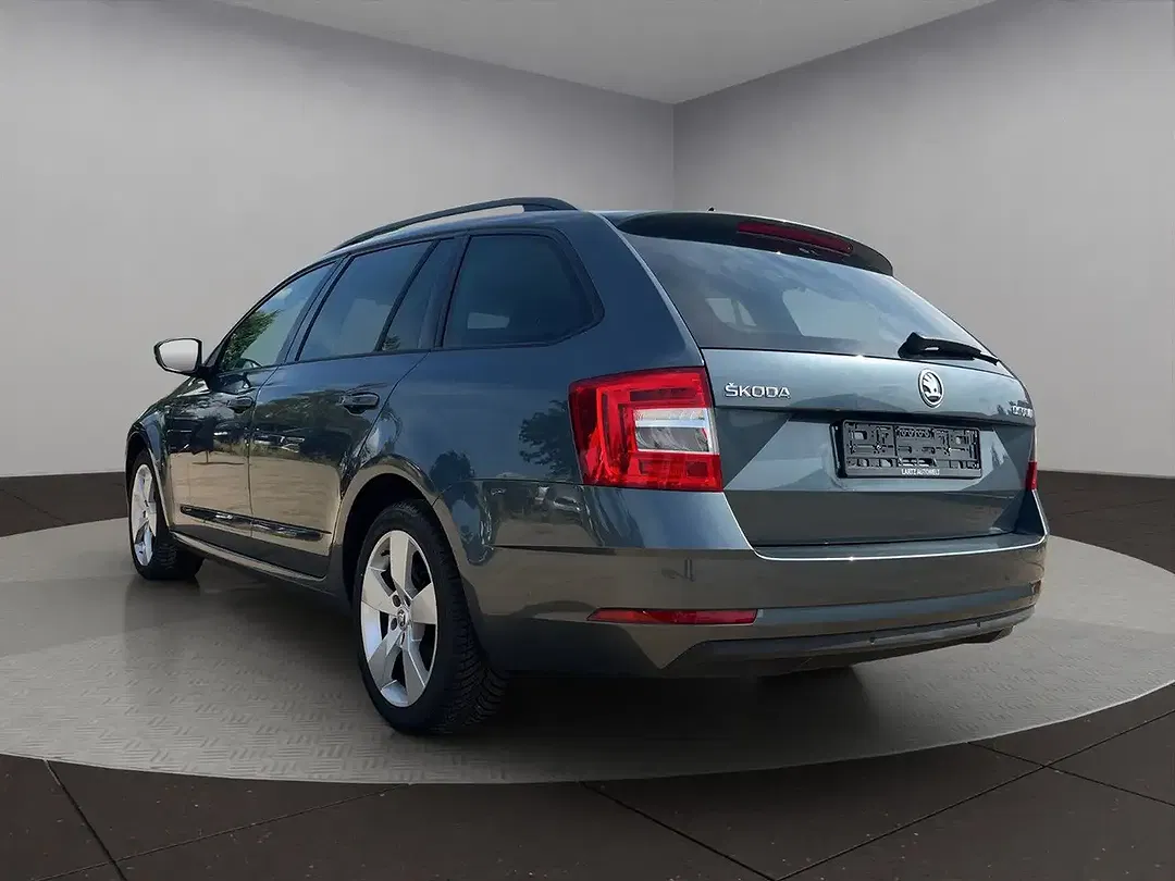Skoda Octavia - Thumbnail 3