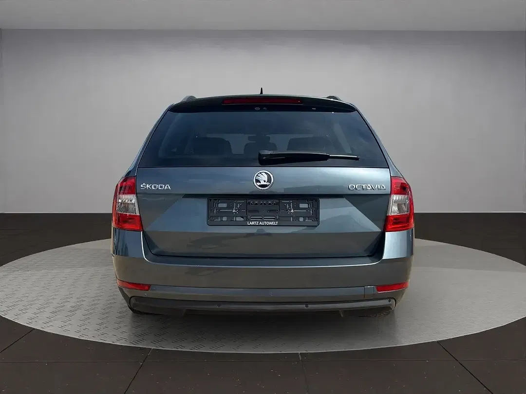 Skoda Octavia - Thumbnail 4