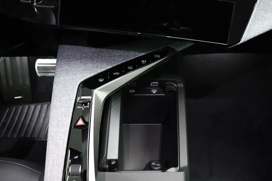 Peugeot 5008 - Thumbnail 10