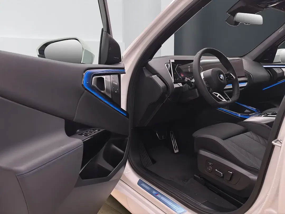 BMW X3 - Thumbnail 2
