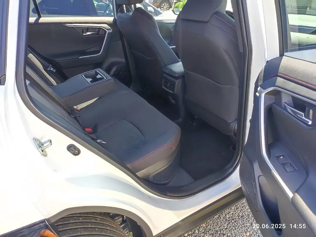 Toyota RAV 4 - Thumbnail 12