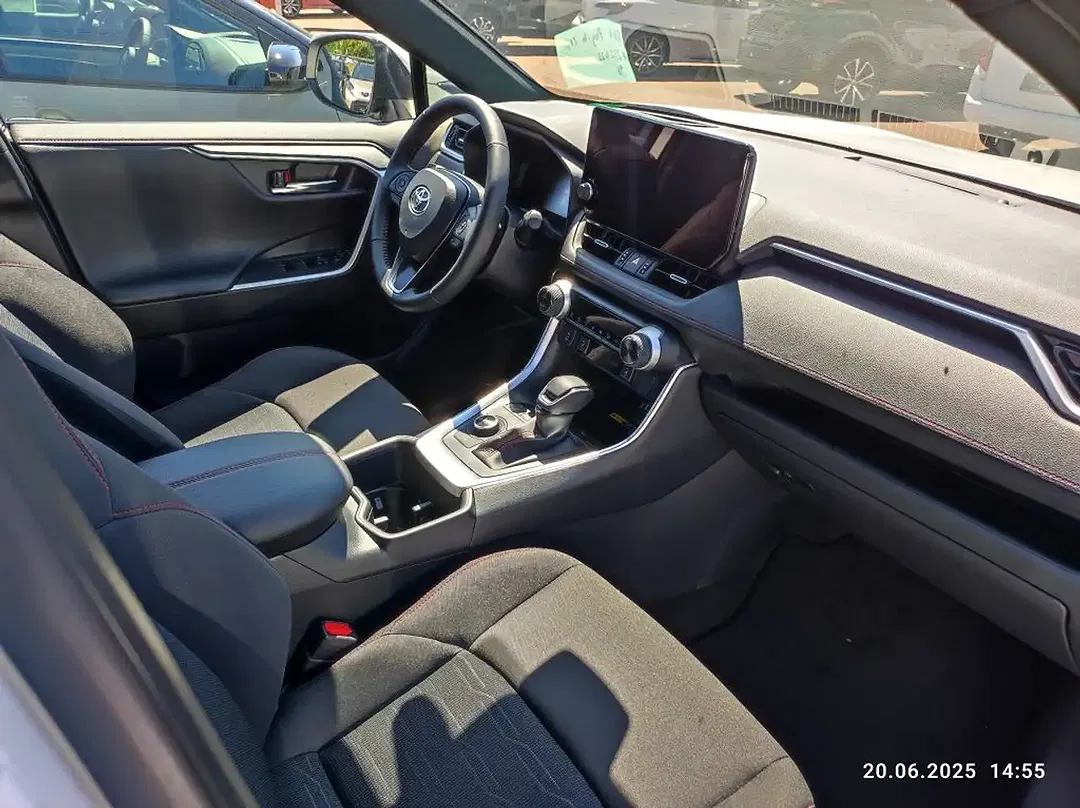 Toyota RAV 4 - Thumbnail 9