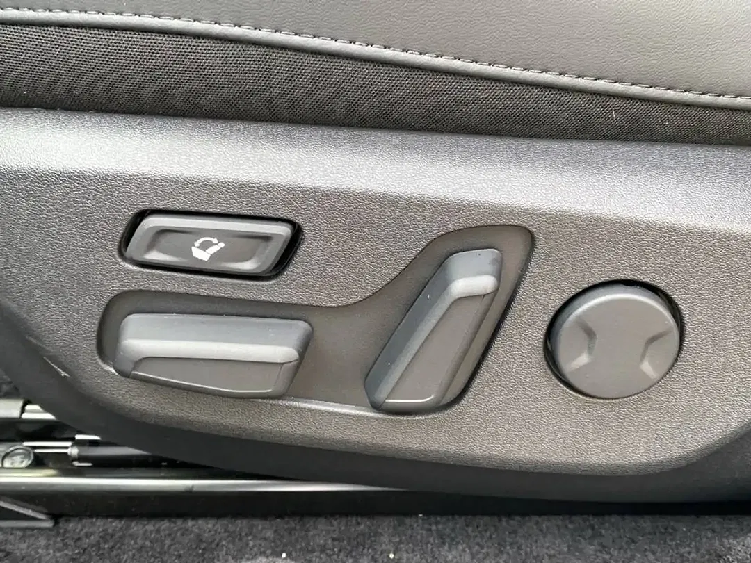 Kia EV6 - Thumbnail 12